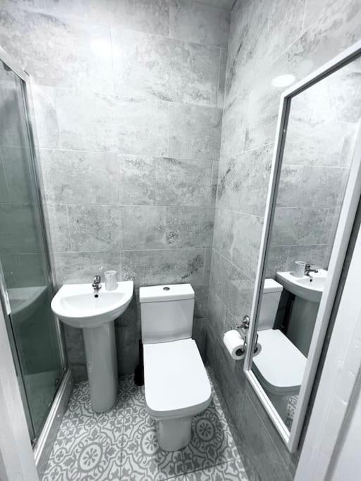Modern Studio Near Nec With Free Parking - Prime Location Sheldon  Екстер'єр фото