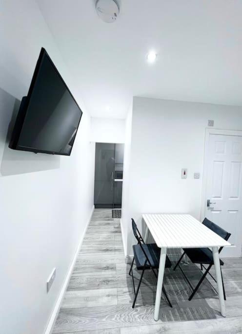 Modern Studio Near Nec With Free Parking - Prime Location Sheldon  Екстер'єр фото